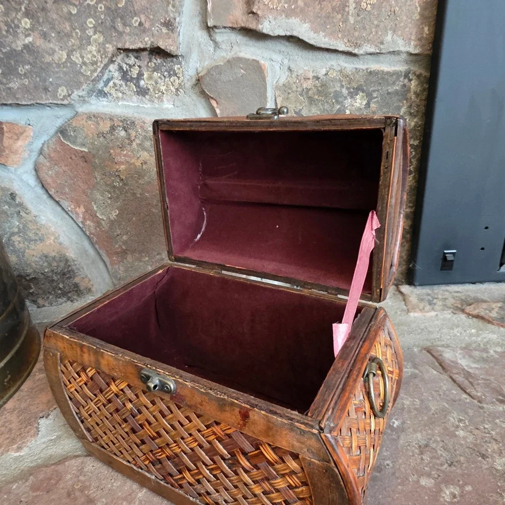 Vintage Woven Wicker Treasure Chest Bamboo wood Box Domed Trunk storage lined